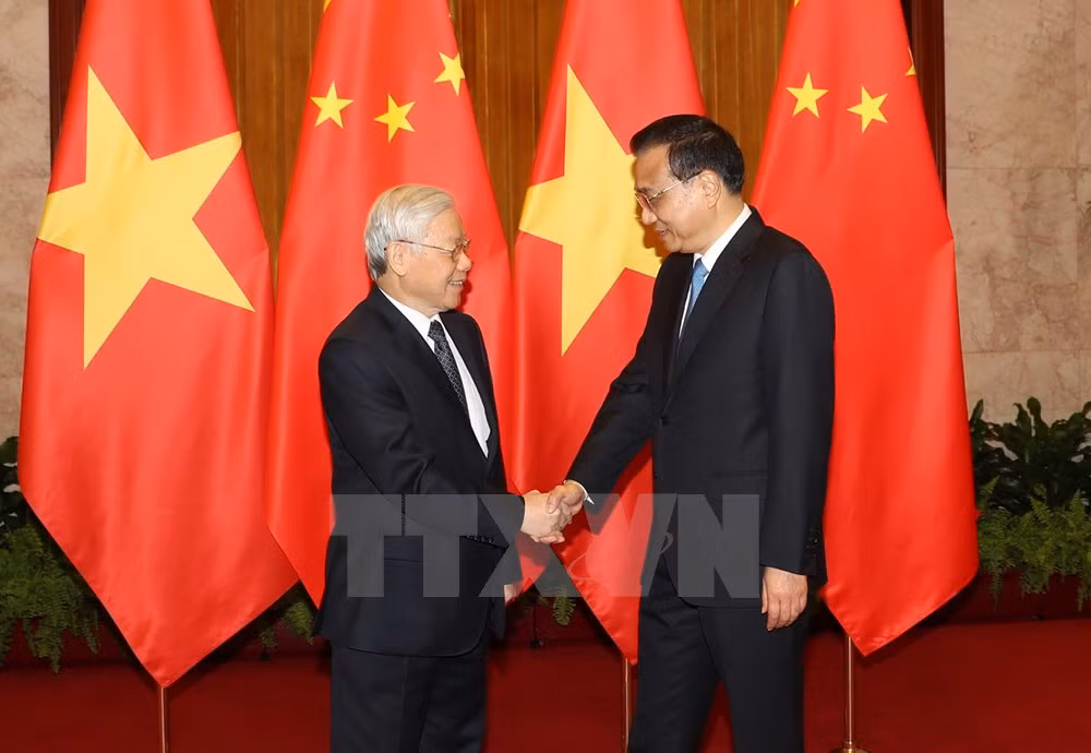 Líder partidista de Vietnam se reúne con premier de China ảnh 1