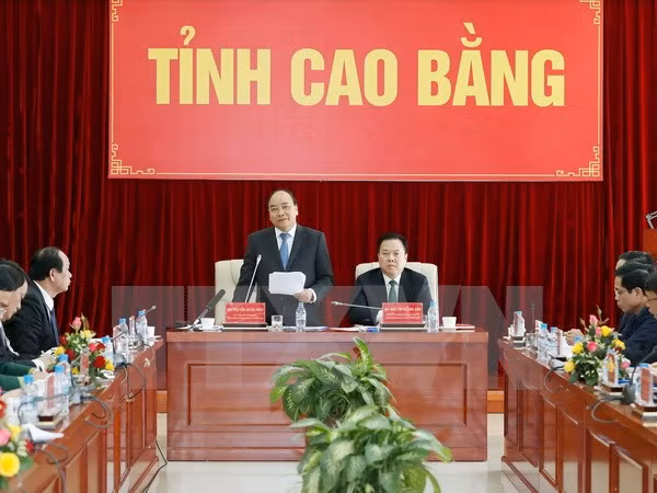 Premier vietnamita urge a Cao Bang a ser un modelo de reducción de pobreza ảnh 1