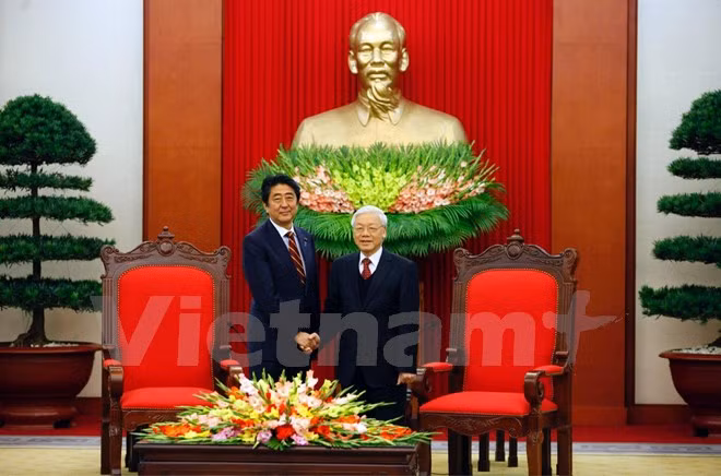 Líder partidista de Vietnam afirma política de profundizar lazos con Japón ảnh 1