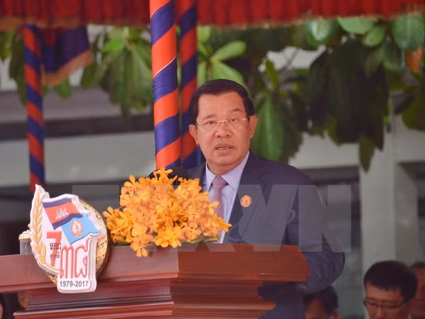 Prensa camboyana destaca respaldo de Vietnam a victoria sobre régimen genocida ảnh 1