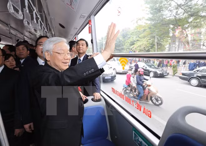 Líder partidista destaca avances de Hanoi ảnh 2 Líder partidista destaca avances de Hanoi ảnh 2