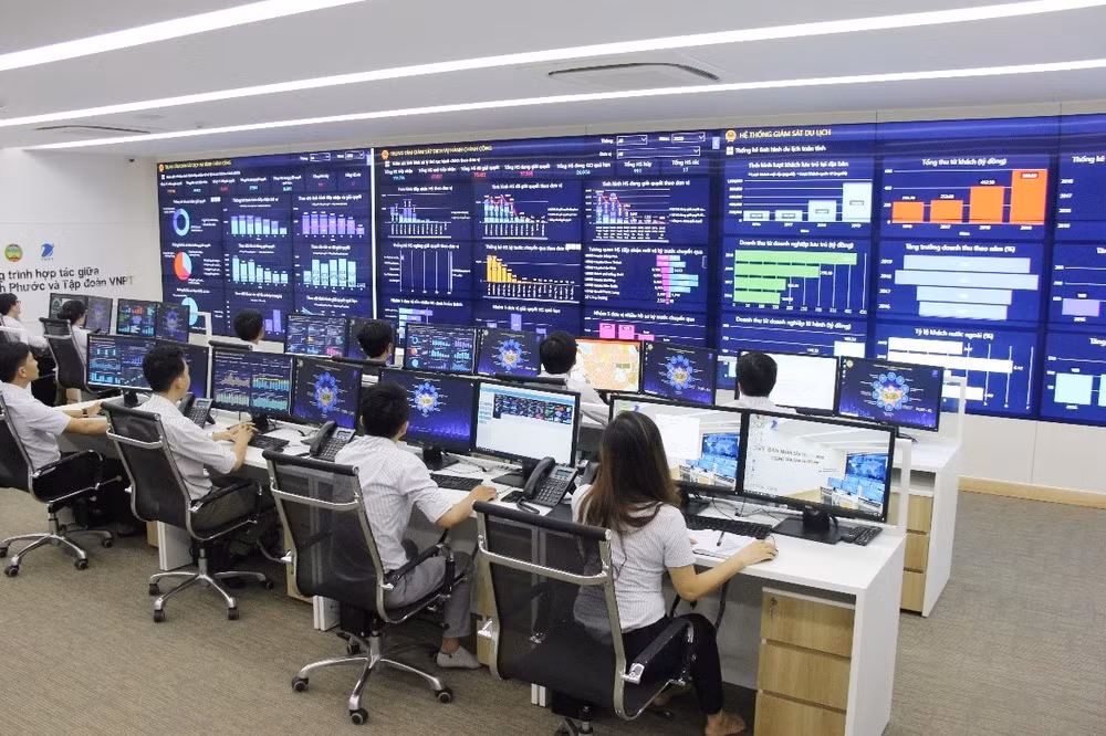 Vietnam se centra en eliminar dificultades para desarrollar gobierno electrónico y digital ảnh 2