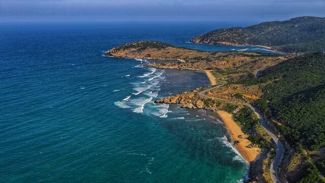 Provincia vietnamita de Ninh Thuan aprovecha ventajas por desarrollar turismo marítimo ảnh 1