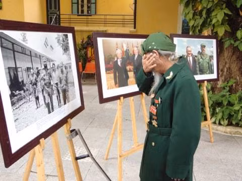 Vietnam despide a Fidel con un ¡Hasta siempre, amigo! ảnh 4