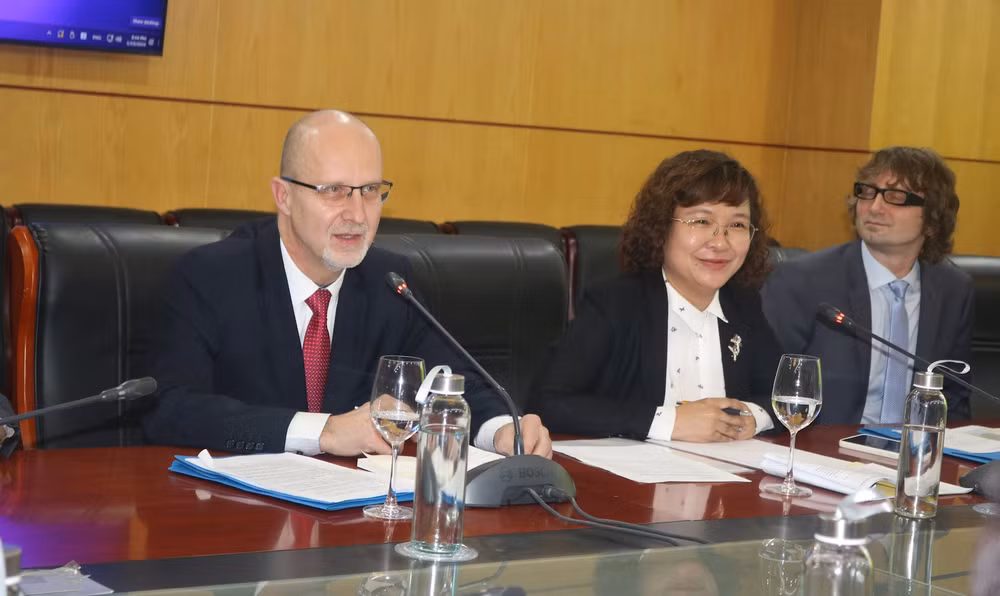 Vietnam y República Checa impulsarán cooperación en protección ambiental ảnh 1