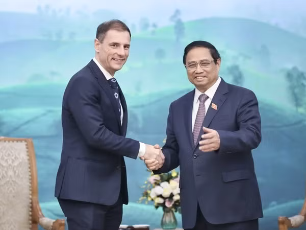 Visita oficial de premier vietnamita favorece profundización de lazos con Hungría ảnh 1
