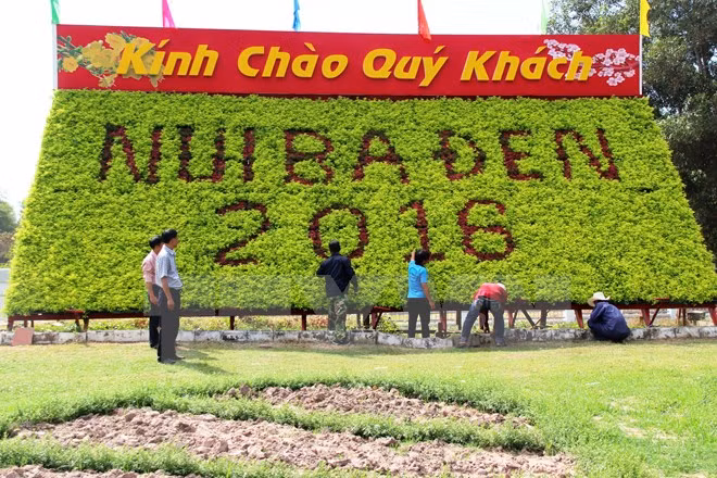 Complejo turístico de montaña Ba Den recibe al millonésimo visitante ảnh 1 Complejo turístico de montaña Ba Den recibe al millonésimo visitante ảnh 1