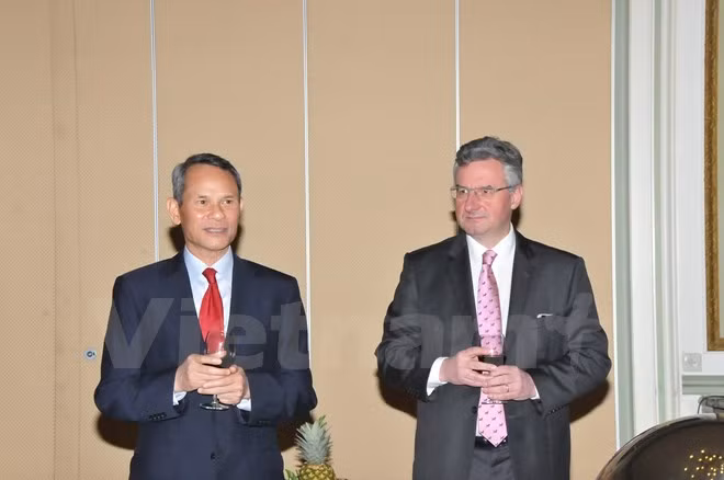 Parlamentarios europeos fomentan nexos con Vietnam ảnh 1