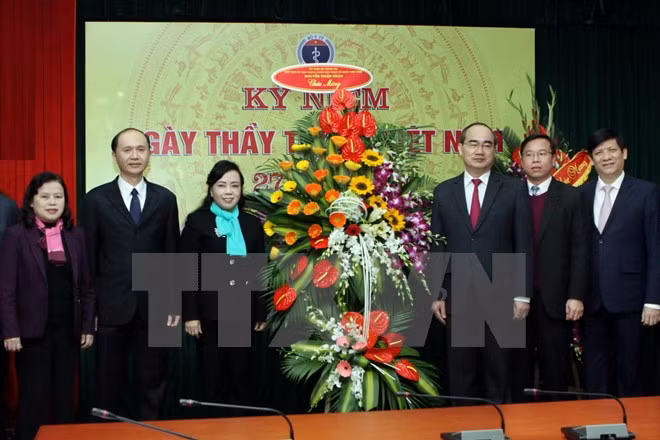 Celebran en Vietnam Día Nacional del Médico ảnh 1
