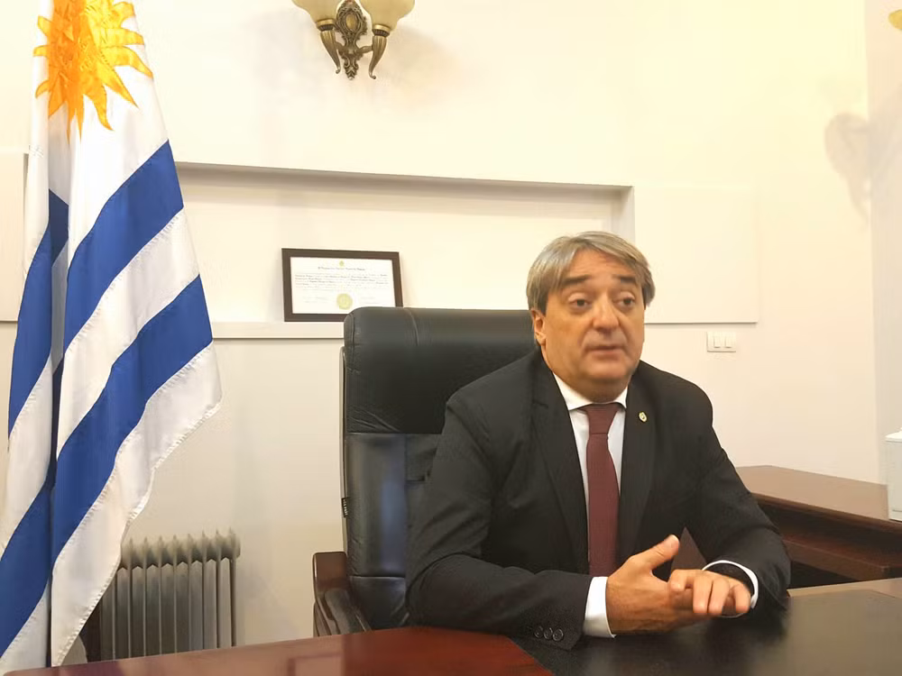 Ofrece Uruguay asistencia para abrir escuela de fútbol en Vietnam ảnh 1 Ofrece Uruguay asistencia para abrir escuela de fútbol en Vietnam ảnh 1