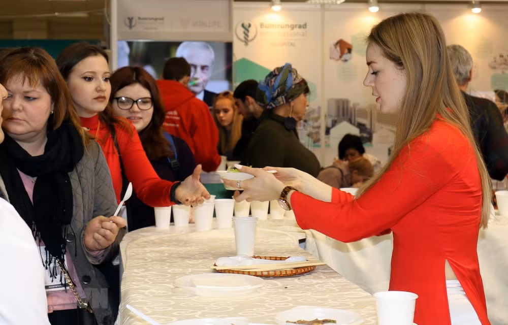 Presentan gastronomía vietnamita en Feria Internacional de Turismo en Rusia ảnh 1