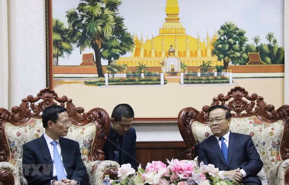 Resaltan vicepremier laosiano avances en la cooperación con Vietnam sobre información y comunicación ảnh 1