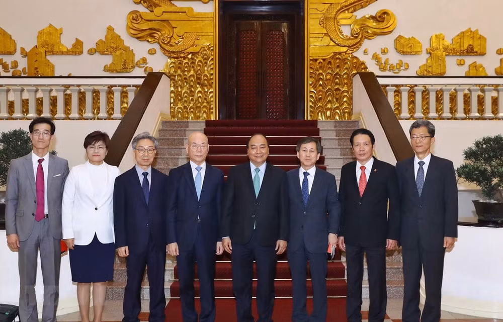 Recibe premier vietnamita al presidente de la Comisión sudcoreana de Comunicaciones ảnh 1