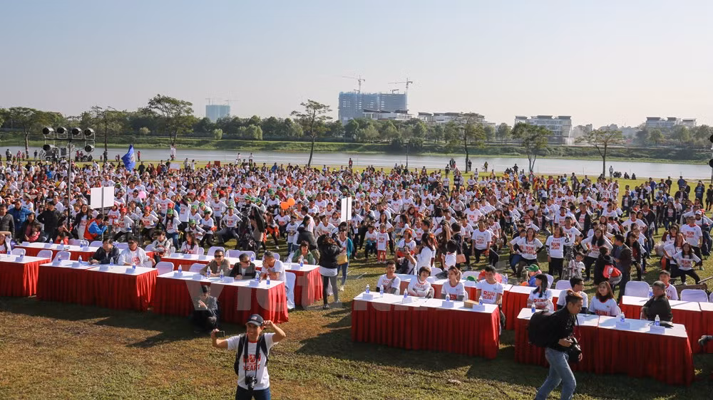 Maratón en Hanoi a favor de los niños desafortunados ảnh 1 Maratón en Hanoi a favor de los niños desafortunados ảnh 1