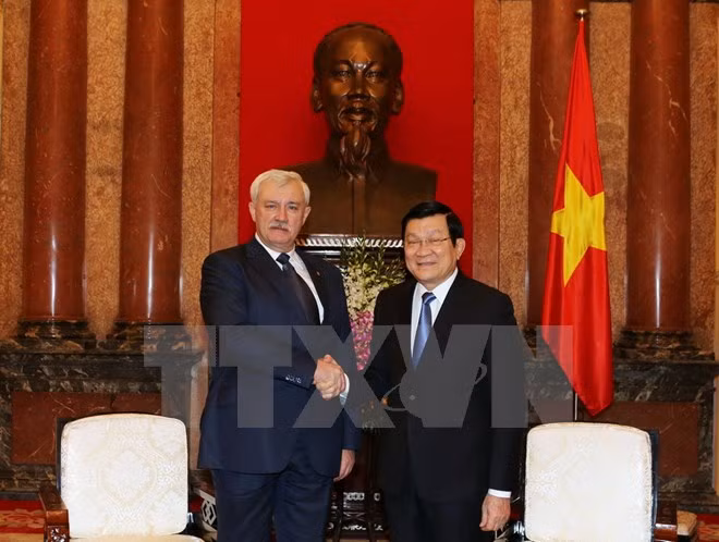 Presidente vietnamita recibe al gobernador de San Petersburgo ảnh 1