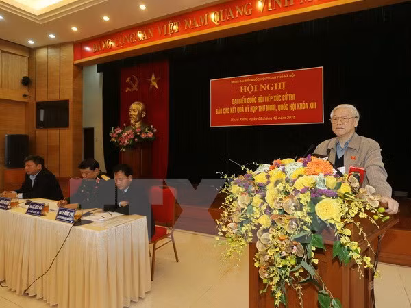 Líder partidista mantiene contacto con electorado de Hanoi ảnh 1
