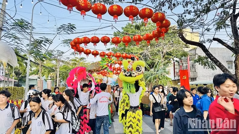  Celebran en provincia vietnamita Festival de Primavera 2024 ảnh 1