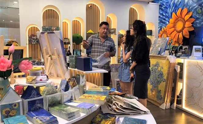 Lanzan espacio de experimentación de Van Gogh para amantes del arte ảnh 2