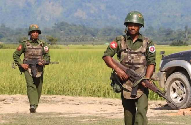 Zonas fronterizas de Myanmar sacudidas por ataques de grupos armados ảnh 1