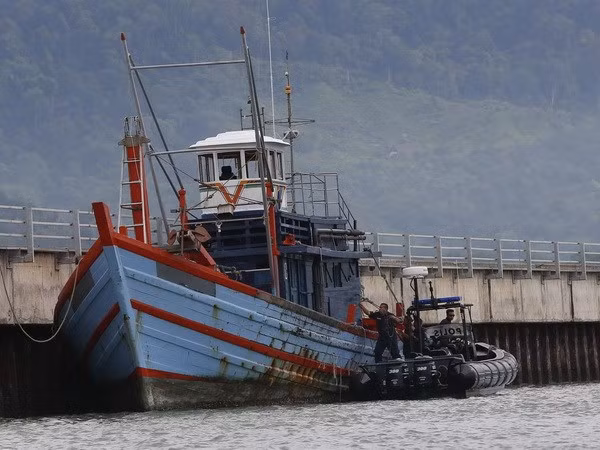 Dos pescadores indonesios fueron secuestrados en las aguas de Malasia ảnh 1