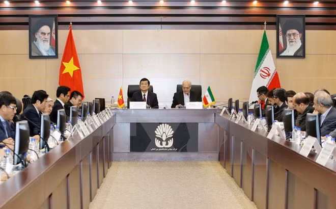 Presidente de Vietnam se reúne con líder supremo de Irán ảnh 1