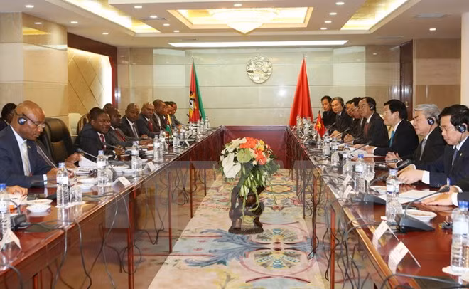 Presidente vietnamita conversa con su homólogo mozambiqueño ảnh 1