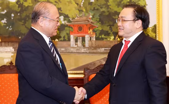 Dirigente partidista propone ayuda de Japón en proyecto ferrocarril en Hanoi ảnh 1