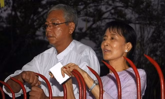 Myanmar: San Suu Kyi propone a su amigo Htin Kyaw para carrera presidencial ảnh 1