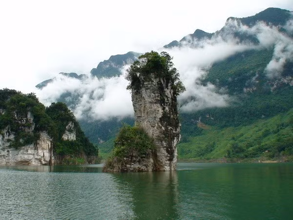 Reserva natural Na Hang reconocida como tesoro nacional de Vietnam ảnh 1 Reserva natural Na Hang reconocida como tesoro nacional de Vietnam ảnh 1