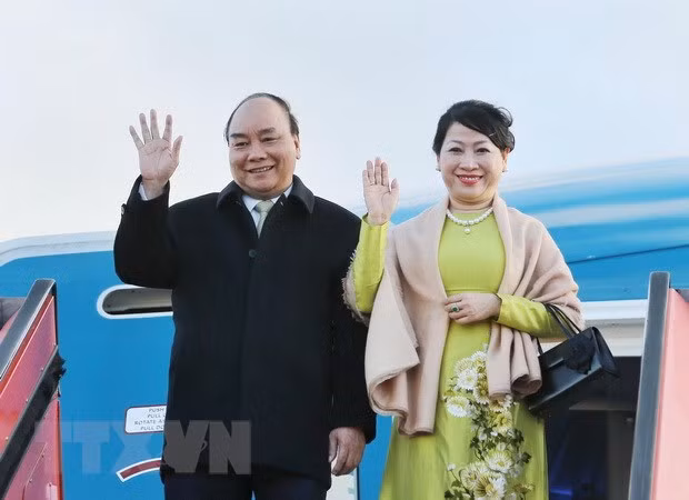 Premier vietnamita llega a Copenhague para la Cumbre PG4 y una visita a Dinamarca ảnh 1 Premier vietnamita llega a Copenhague para la Cumbre PG4 y una visita a Dinamarca ảnh 1