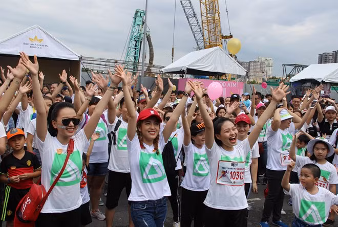 Diplomáticos y empresarios británicos participarán en maratón benéfico en Vietnam ảnh 1