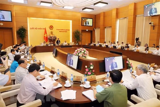 Comité Permanente del Parlamento de Vietnam comienza su reunión 28 ảnh 1
