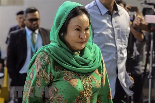 Comisión anticorrupción de Malasia detiene a esposa de expremier Najib Razak ảnh 1