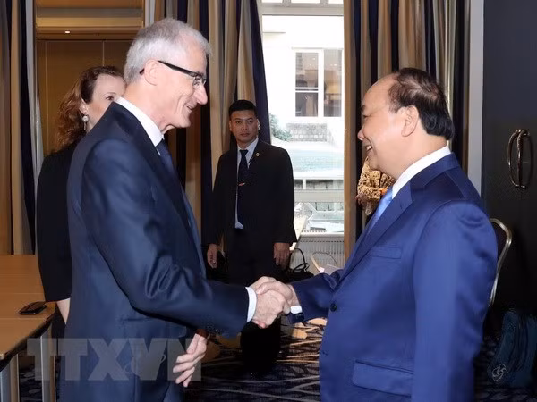 Premier de Vietnam continúa sus actividades en Bélgica ảnh 1