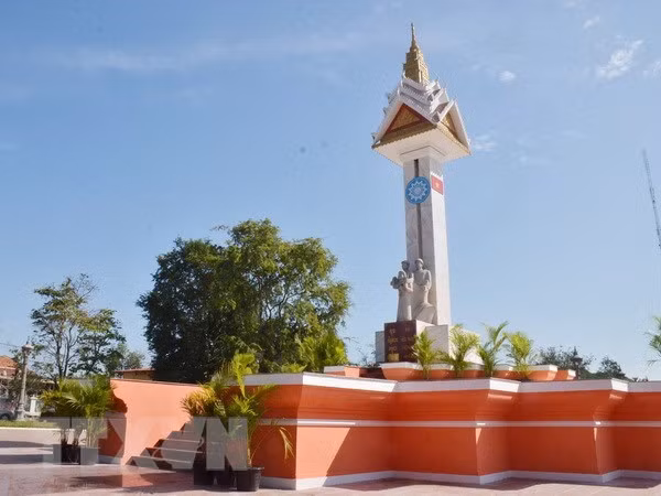 Monumento de Amistad Vietnam-Camboya, símbolo de la relación tradicional bilateral ảnh 1