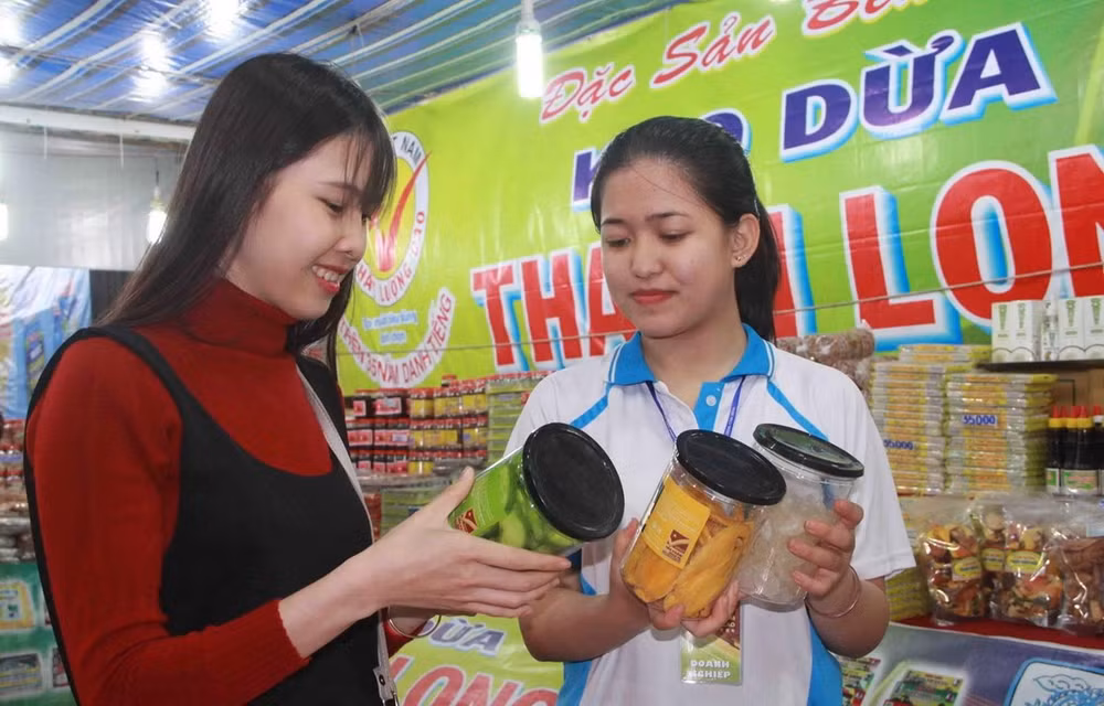 Campaña de promover consumo de productos nacionales muestra resultados notables en Vietnam ảnh 1