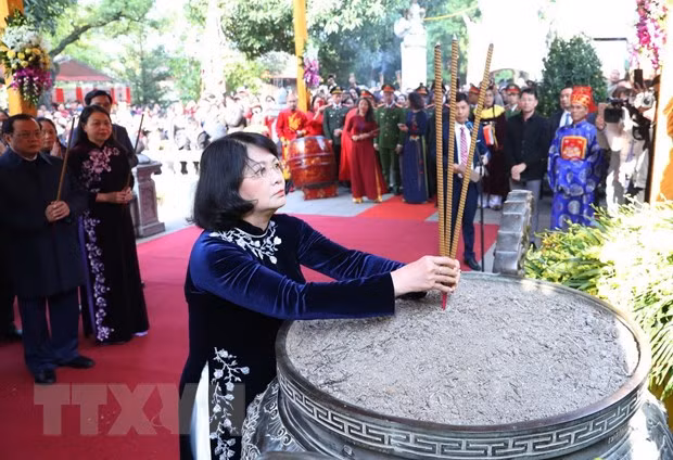 Rinde Vietnam tributo a heroínas de lucha contra invasión extranjera ảnh 1