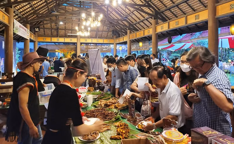 Provincia vietnamita ofrece gran cita gastronómica a finales de abril ảnh 1