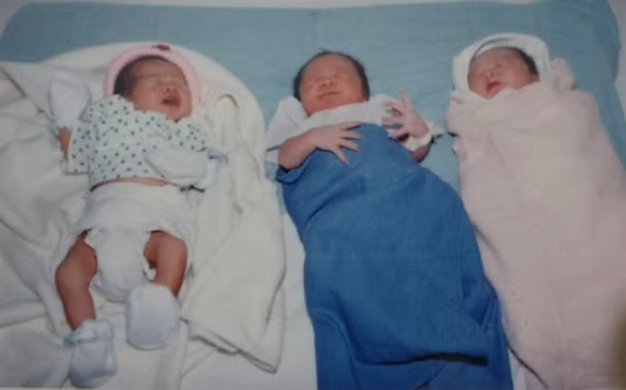 Celebran el 25 aniversario del nacimiento de los primeros bebés de FIV en Vietnam ảnh 2 Celebran el 25 aniversario del nacimiento de los primeros bebés de FIV en Vietnam ảnh 2