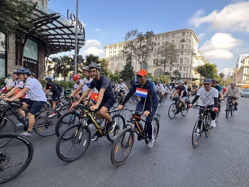 Viaje en bicicleta por el 50 aniversario de nexos Vietnam-Países Bajos ảnh 1 Viaje en bicicleta por el 50 aniversario de nexos Vietnam-Países Bajos ảnh 1