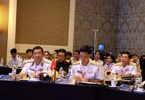 Vietnam asiste a Reunión de Comandantes de Fuerzas Navales de la ASEAN ảnh 1