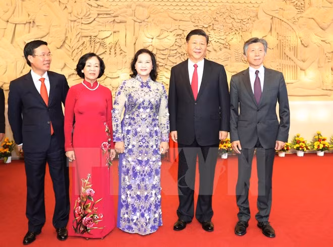 Presidente Xi Jinping inaugura Palacio de Amistad Vietnam-China en Hanoi ảnh 1