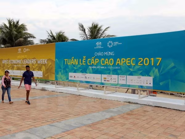 Representantes y corresponsales internacionales destacan preparativos de Vietnam para APEC 2017 ảnh 1