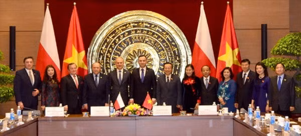 Vietnam y Polonia forjan cooperación de parlamentarios de amistad ảnh 1