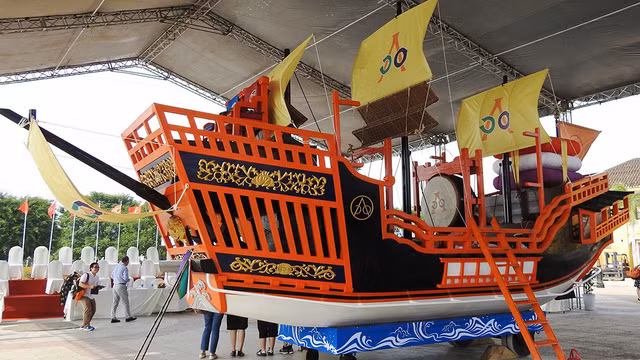 APEC 2017: Vietnam recibe modelo de barco shuinsen de Japón ảnh 1