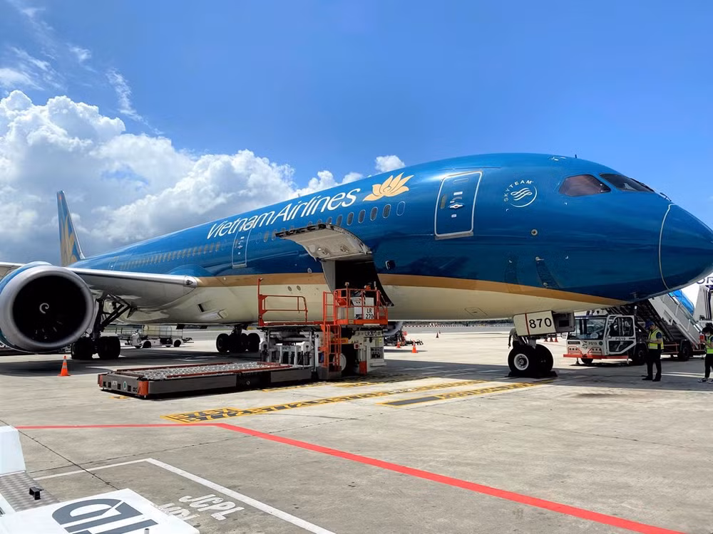 Vietnam Airlines dispuesta a asumir transporte de vacunas contra el COVID-19 ảnh 1