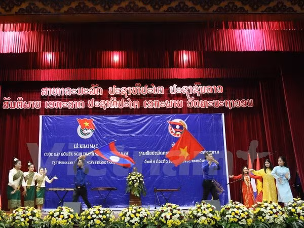 Jóvenes de Vietnam y Laos robustecen lazos de amistad ảnh 1 Jóvenes de Vietnam y Laos robustecen lazos de amistad ảnh 1