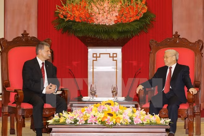 Parlamento húngaro respalda financiación a proyectos clave en Vietnam ảnh 1