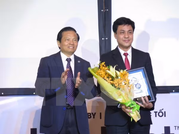 Vietcombank, destacado banco minorista de 2015 ảnh 1