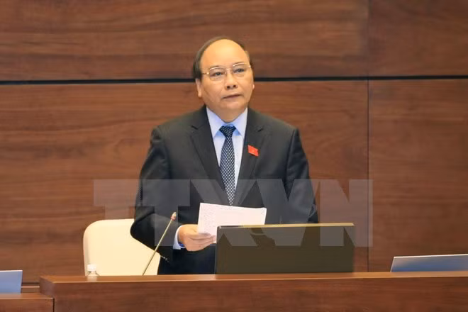 Tres vicepremieres y 13 titulares sectoriales comparecen ante parlamento ảnh 1 Tres vicepremieres y 13 titulares sectoriales comparecen ante parlamento ảnh 1